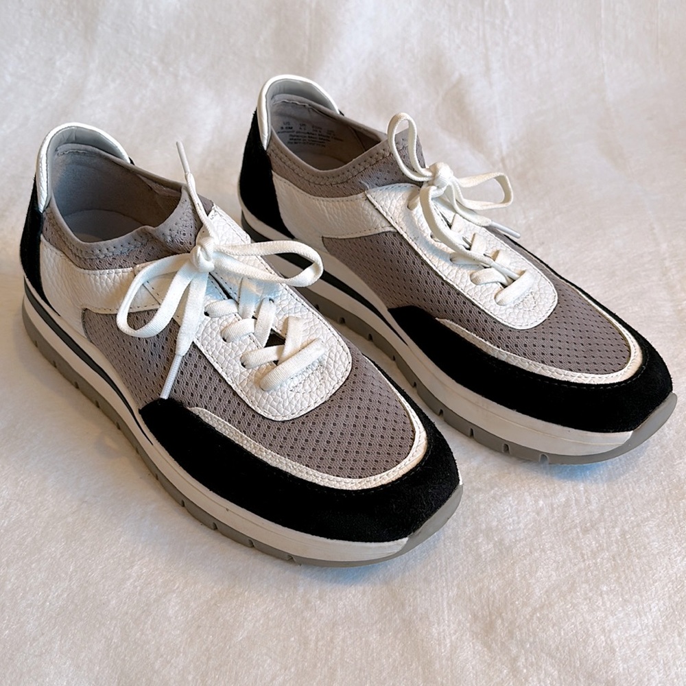 Naturalizer Remy Stretch Sneakers size 9.5 white, black & gray